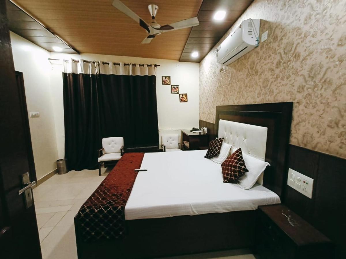 Hotel Mehak Kapurthala Town Exterior photo